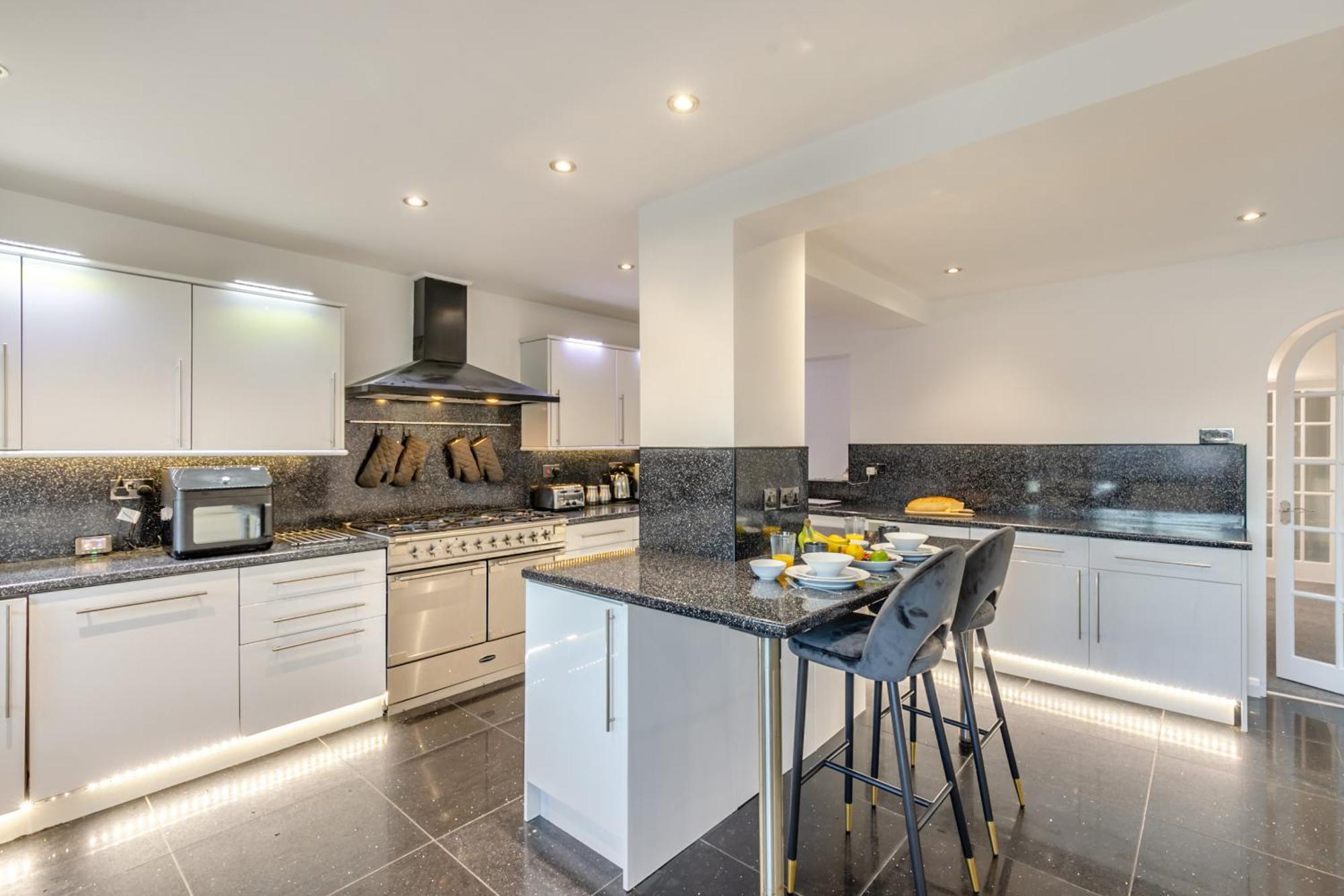 Robinswood House - A Beautiful Family Home Near The Cotswold Gloucester Exterior foto
